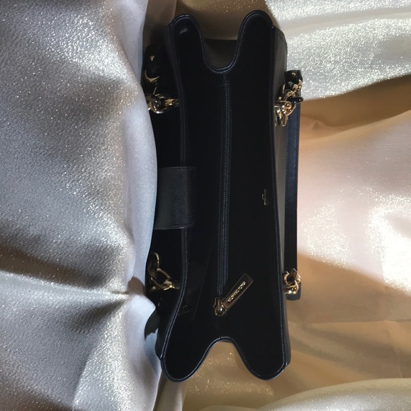 NWT Authentic Michael Kors Lg Black Leather Tote - Picture 3 of 8